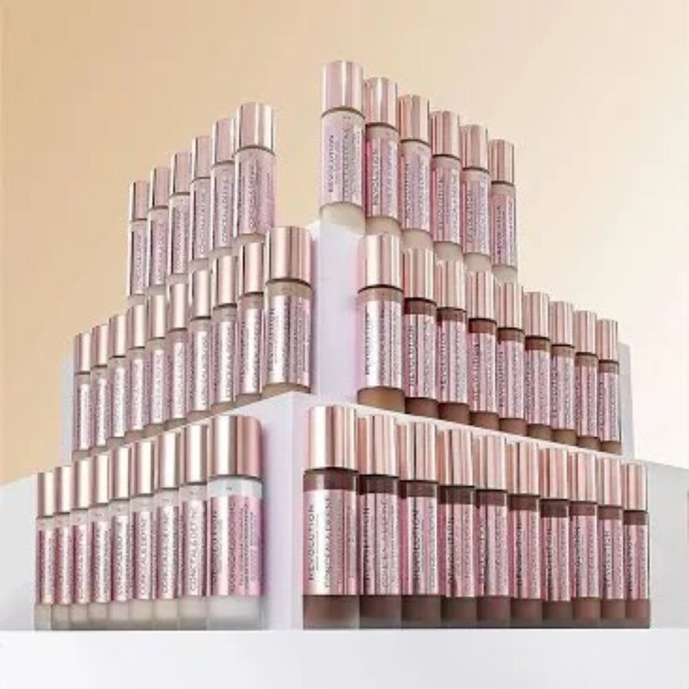 Brand New Revolution Conceal & Hydrate Radiance Foundation #F16 Medium to Full